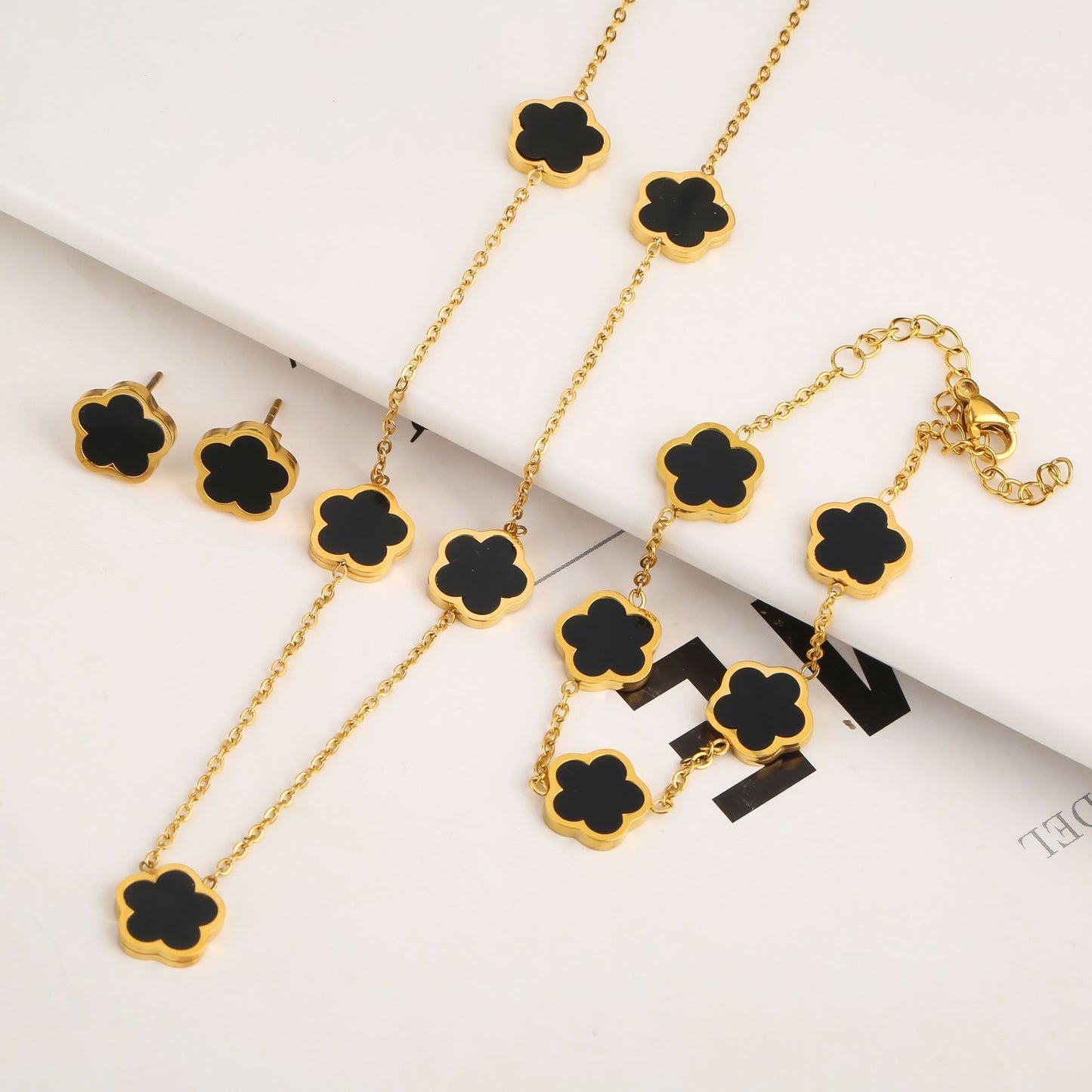 Set of Clover Bracelet, Necklace and Earring - BBKaddo