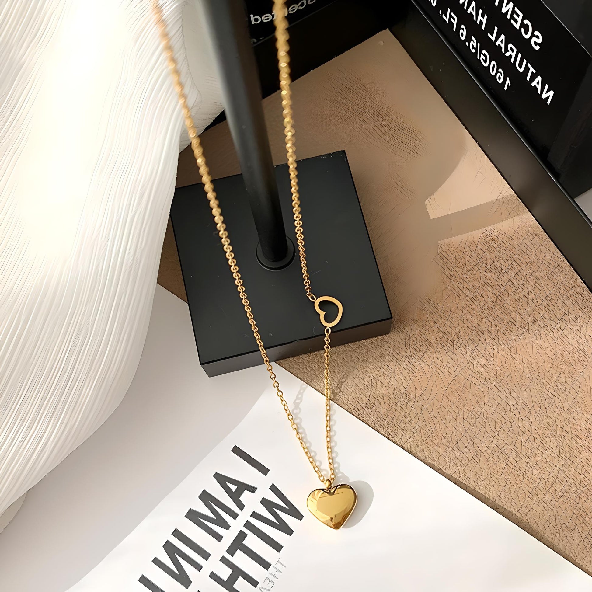 Luxurious Gold Necklace with Heart of Love - BBKaddo